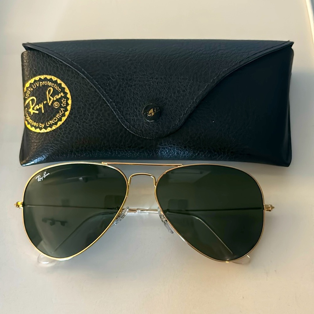 Women’s Aviator Ray-Bans - gold framed